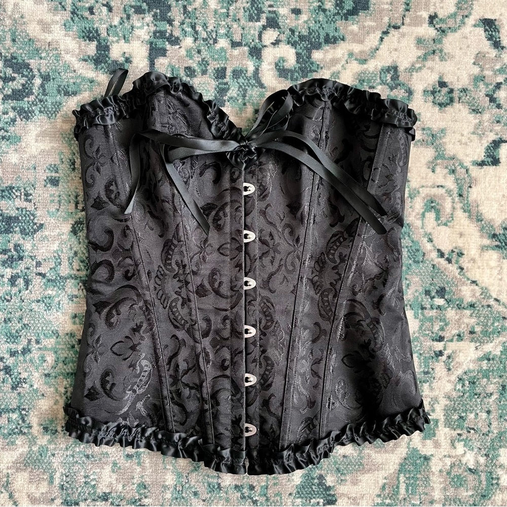 Black Floral Brocade Corset Medium Boning Adjustable Laces Silver Closures Top